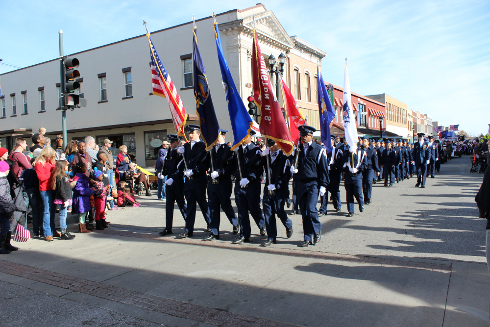 Memorial day vs veterans day images